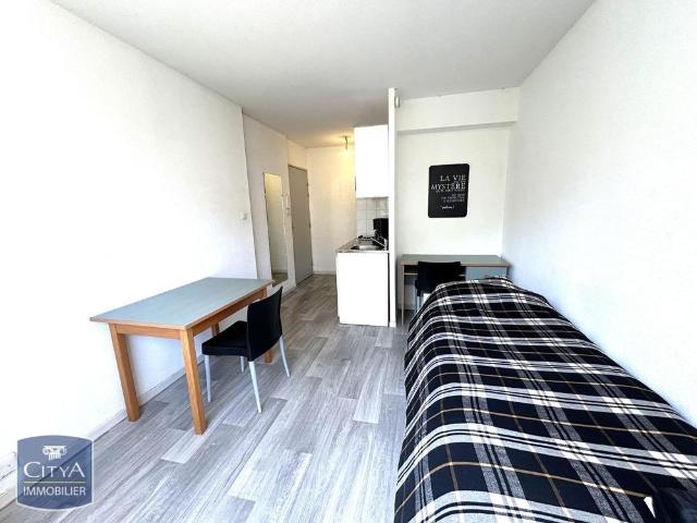 Location Appartement 1 pièce 17m² LYON 8ème