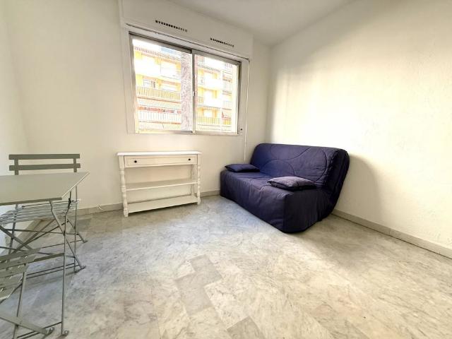 Location Appartement 1 pièce 17m² NICE 06200
