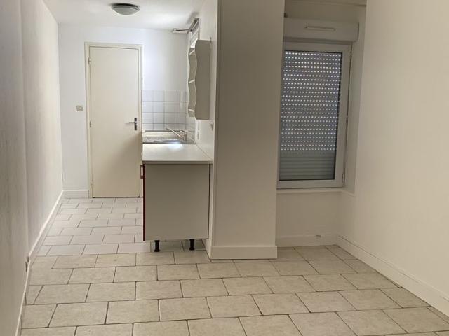 Location Appartement 1 pièce 17m² POITIERS 86000