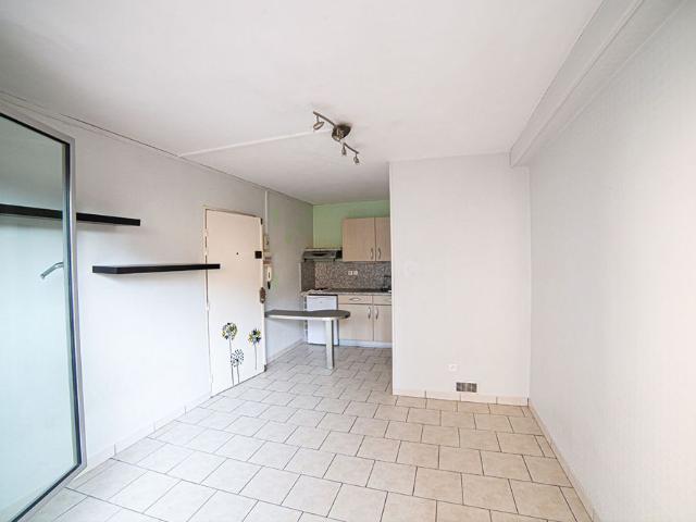 Location Appartement 1 pièce 17m² ROUEN 76100