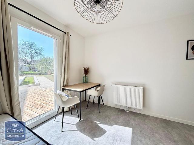 Location Appartement 1 pièce 17m² ST PRIEST 69800