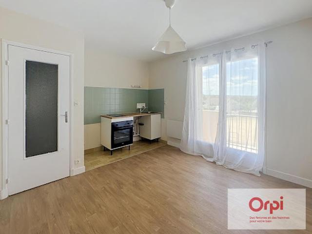 Location Appartement 1 pièce 18 m2 Commentry