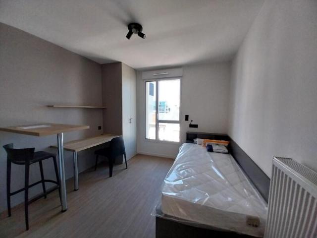 Location Appartement 1 Pièce 18 m² Meublé