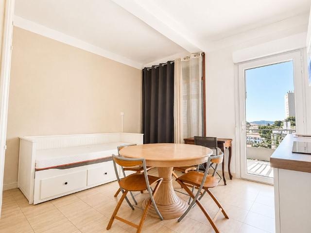 Location appartement 1 pièce, 18.70m², Marseille 08