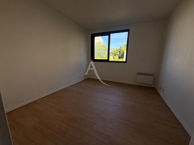 Location Appartement 1 pièce 18.7 m2 Sceaux