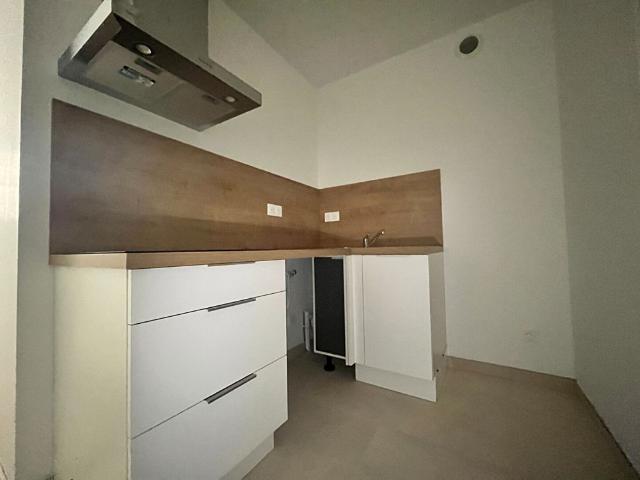 Location appartement 1 pièce, 18.80m², Dourdan