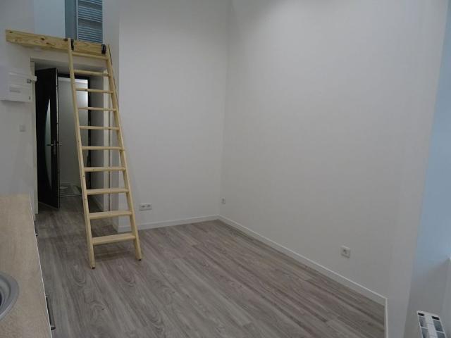 Location appartement 1 pièce, 18.96m², Bourg en Bresse