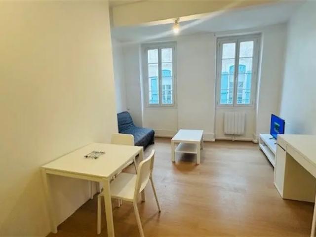 Location appartement 1 pièce 18m² à Pamiers 09100