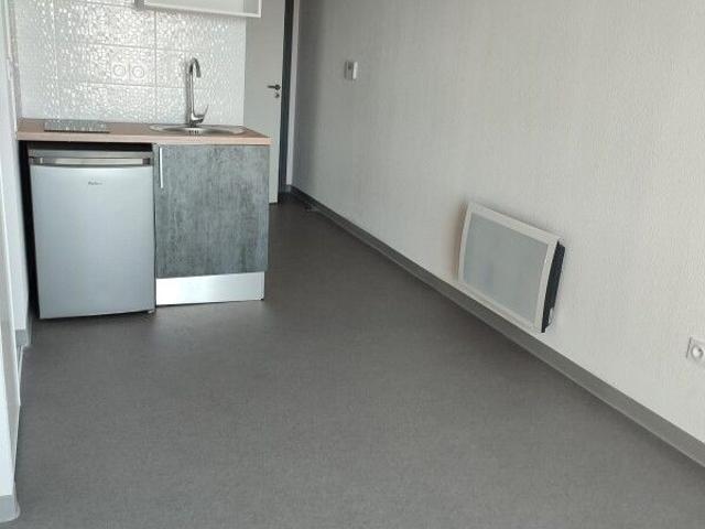 Location Appartement 1 pièce 18m² NIMES 30000