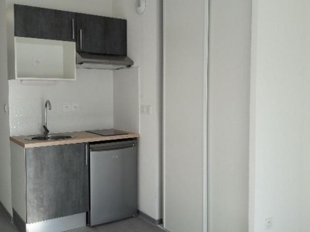 Location Appartement 1 pièce 18m² NIMES 30000