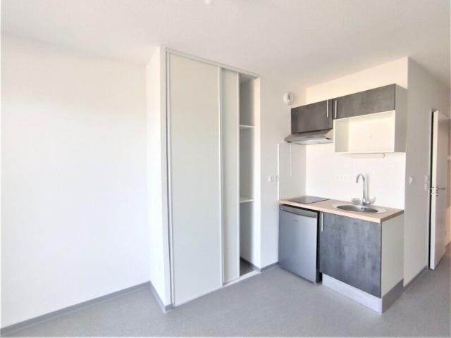 Location Appartement 1 pièce 18m² NIMES 30000