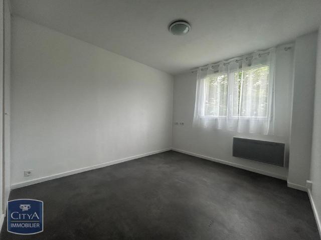 Location Appartement 1 pièce 18m² NOISY LE GRAND 93160