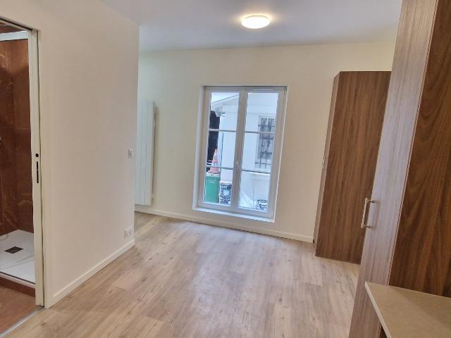 Location Appartement 1 pièce 18m² PARIS 10ème
