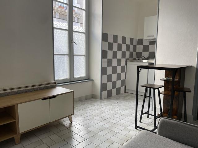 Location Appartement 1 pièce 18m² POITIERS 86000