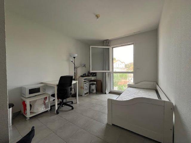 Location Appartement 1 pièce 19 m2 Marseille 9ème