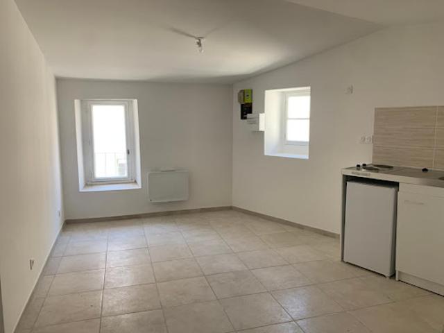 Location Appartement 1 pièce 19 m2 Nimes
