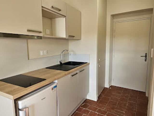 Location Appartement 1 pièce 19 m2 Nimes