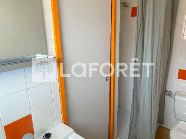 Location appartement 1 pièce 19 m² Pamiers 09100