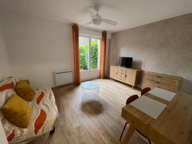 Location appartement 1 pièce, 19.48m², Nîmes