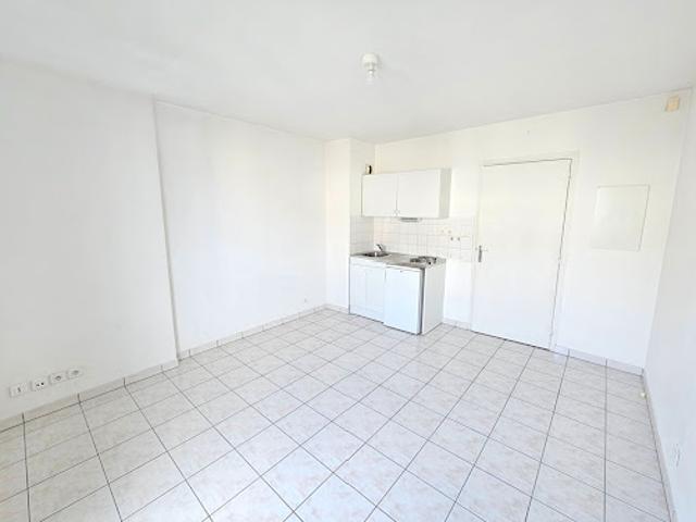 Location Appartement 1 pièce 19.75 m2 Onet le Château