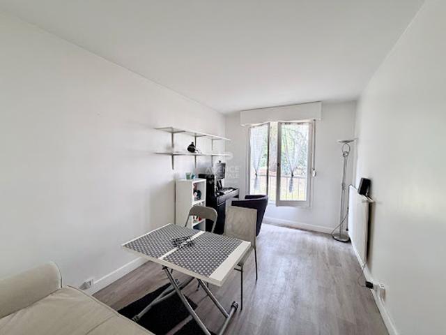 Location Appartement 1 pièce 19.73 m2 Versailles
