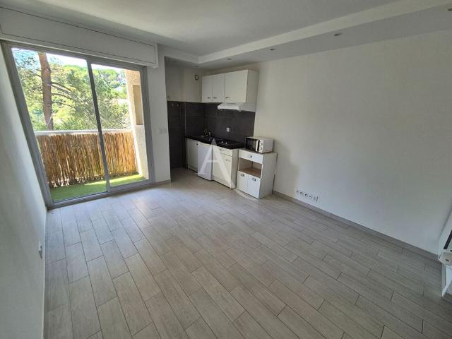 Location Appartement 1 pièce 19m²