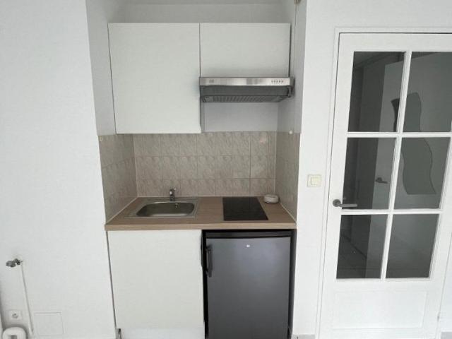 Location Appartement 1 pièce 19m² TOURS 37000