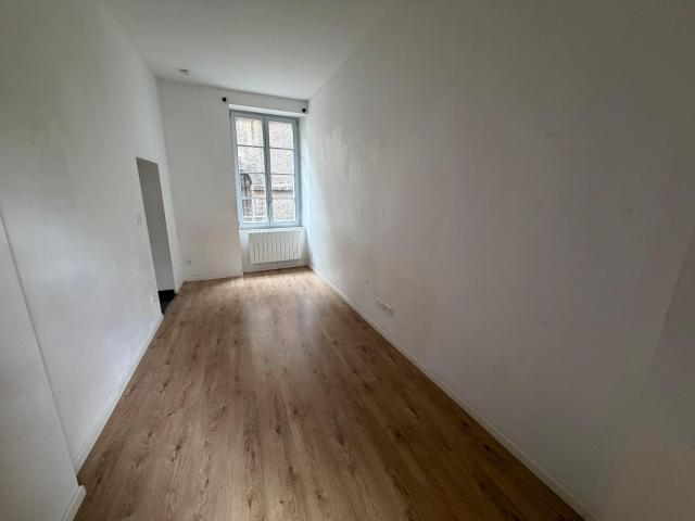 Location Appartement 1 pièce 19m² CLERMONT FERRAND 63000