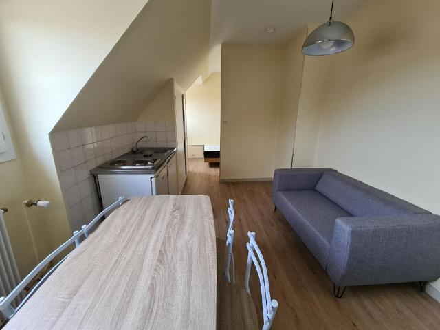 Location Appartement 1 pièce 19m² LE CREUSOT 71200