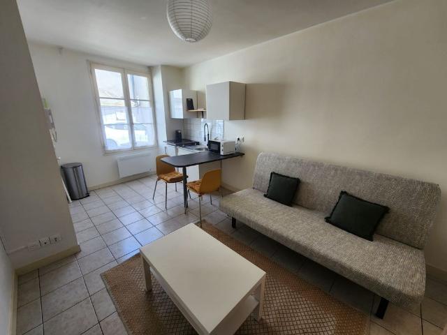 Location Appartement 1 pièce 19m² LE LUDE 72800
