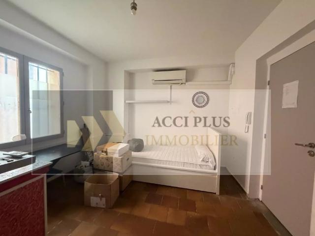 Location Appartement 1 pièce 19m² NIMES 30900