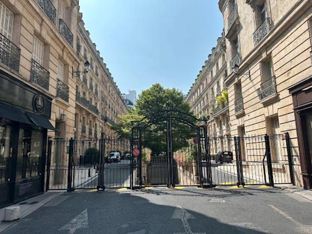Location Appartement 1 pièce 10 m2 Paris 8ème