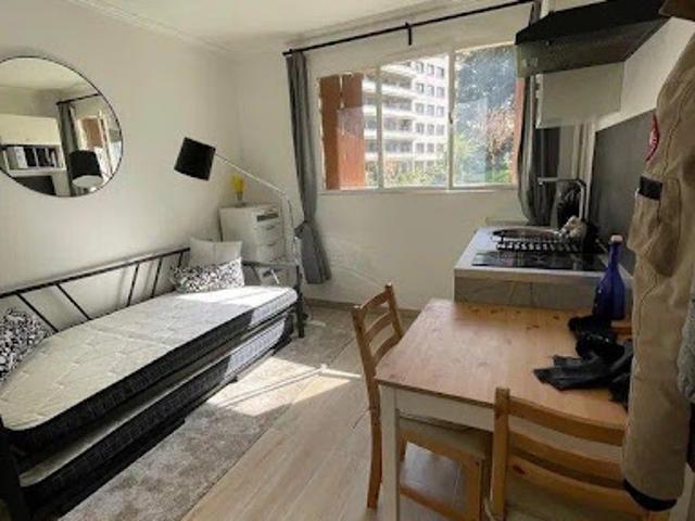 Location Appartement 1 pièce 10 m2 Saint Cloud