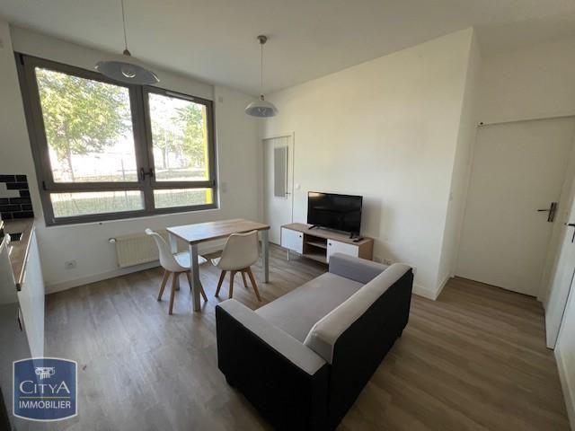 Location Appartement 1 pièce 10m² CHANGE 53810