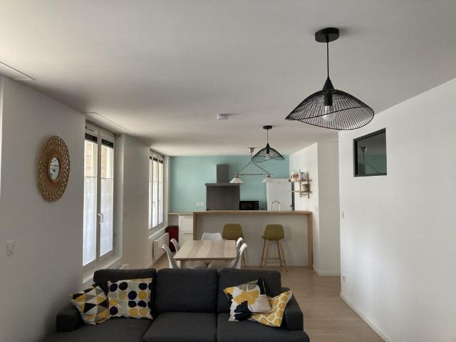 Location Appartement 1 pièce 115m² CAEN 14000