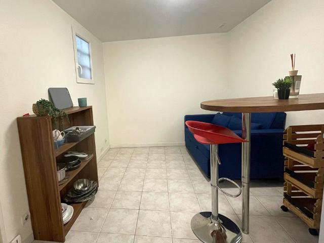 Location appartement 1 pièce, 11.52m², Angers