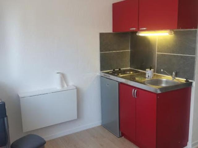 Location Appartement 1 pièce 12 m2 Nimes