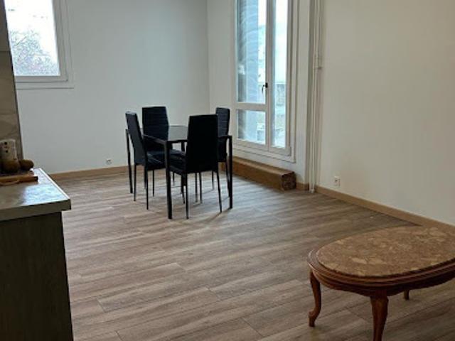 Location Appartement 1 pièce 12 m2 Évry Courcouronnes