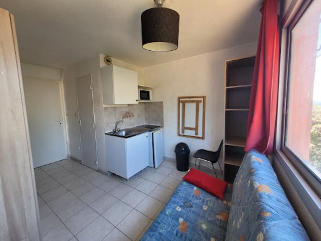 Location Appartement 1 pièce 12.47 m2 Nimes