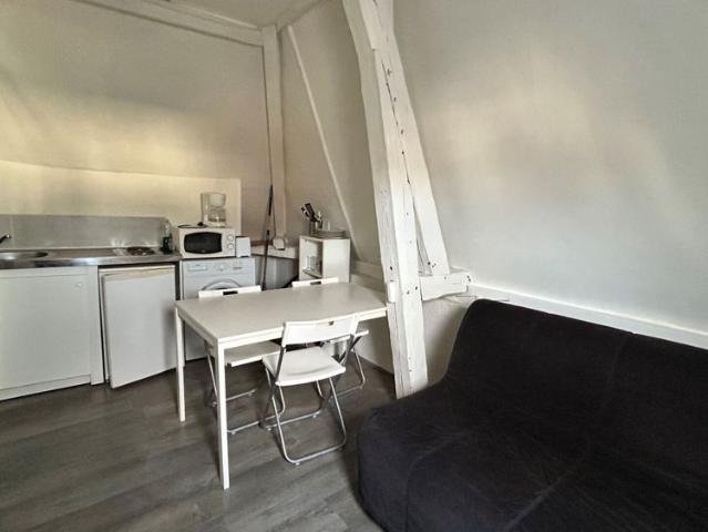 Location Appartement 1 pièce 12m²