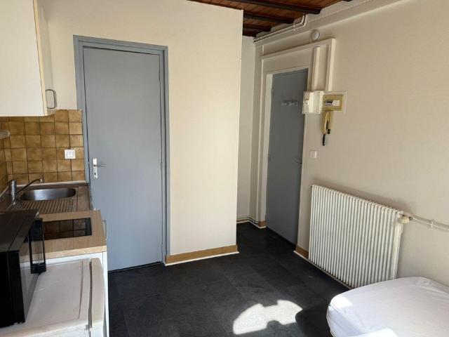 Location Appartement 1 pièce 12m² BORDEAUX 33800