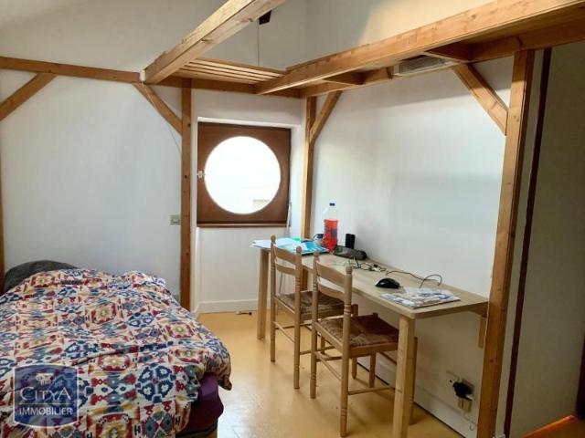 Location Appartement 1 pièce 12m² LAVAL 53000
