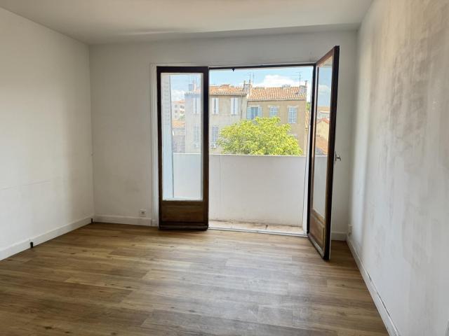 Location appartement 1 pièce 13004 Marseille