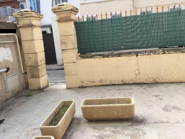 Location appartement 1 pièce 13005 Marseille