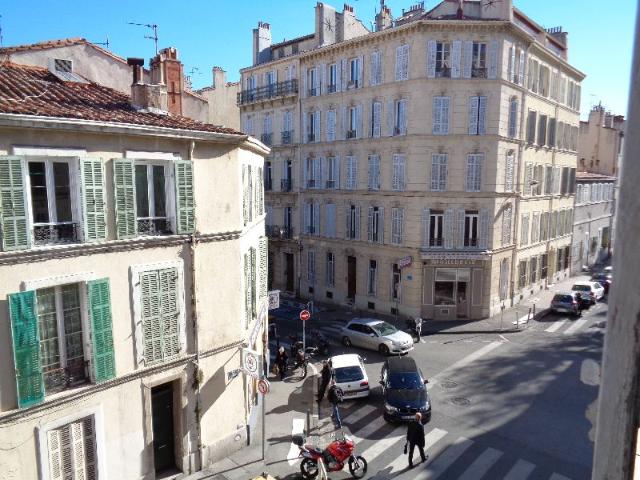Location appartement 1 pièce 13006 Marseille