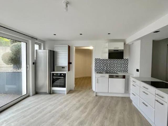 Location Appartement 1 pièce 131.15 m2 Saint Renan