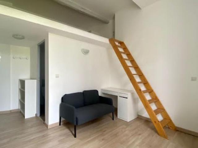 Location Appartement 1 pièce 13.25 m2 Nimes