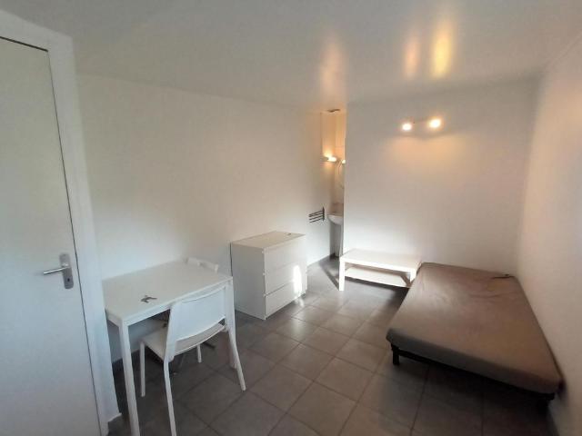Location Appartement 1 pièce 13m² BORDEAUX 33800