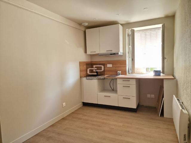 Location Appartement 1 pièce 13m² COUZON AU MONT D OR 69270