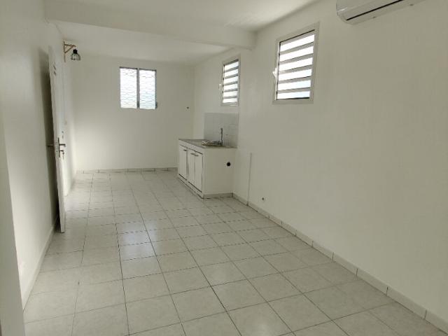 Location appartement 1 pièce, 24.42m², Le Robert